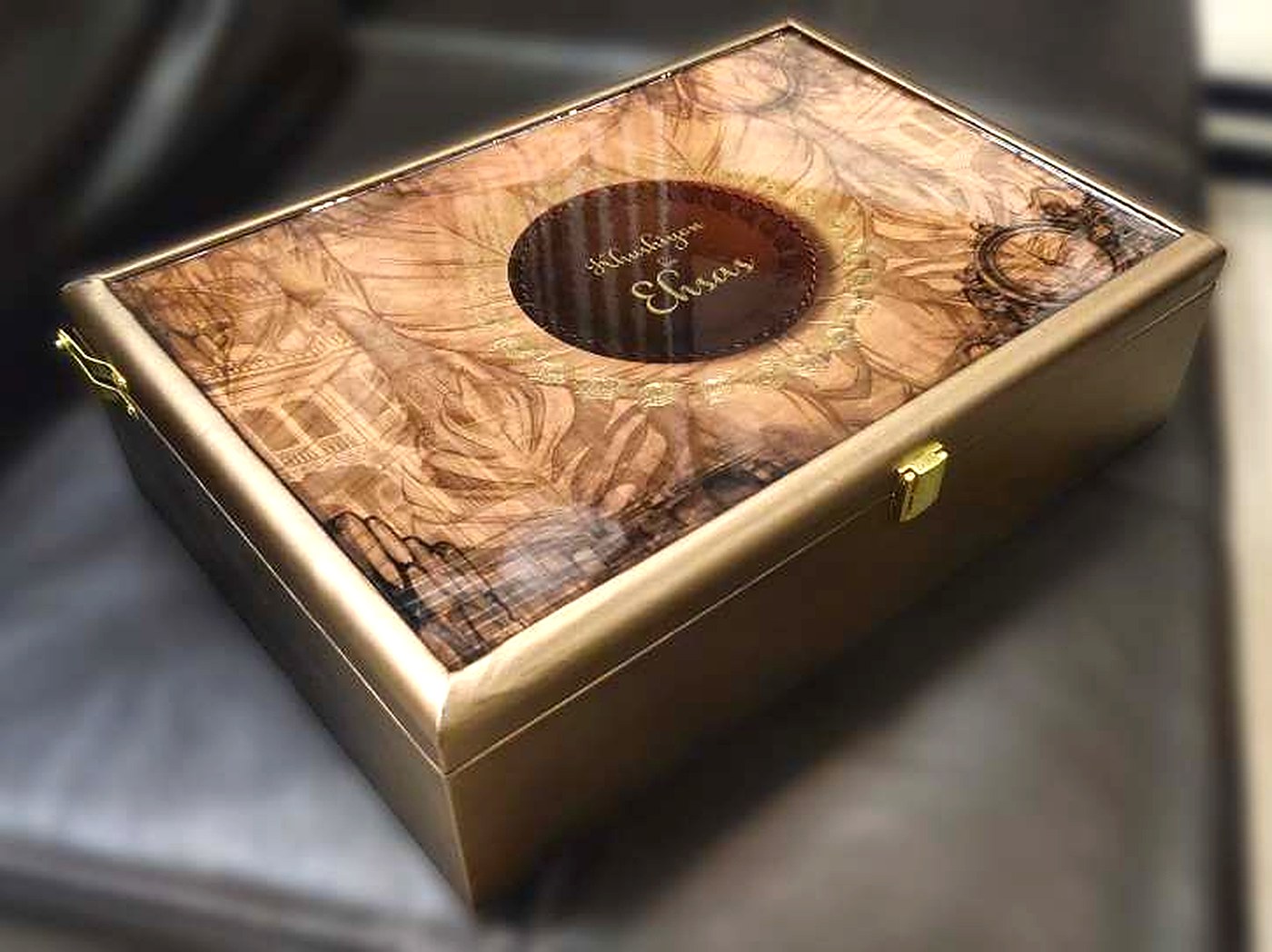 The B-4 Signature — Reference B-4, Resin Gift Series