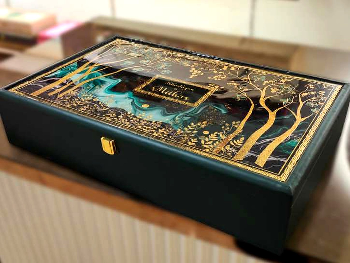 The B-5 Signature — Reference B-5, Resin Gift Series