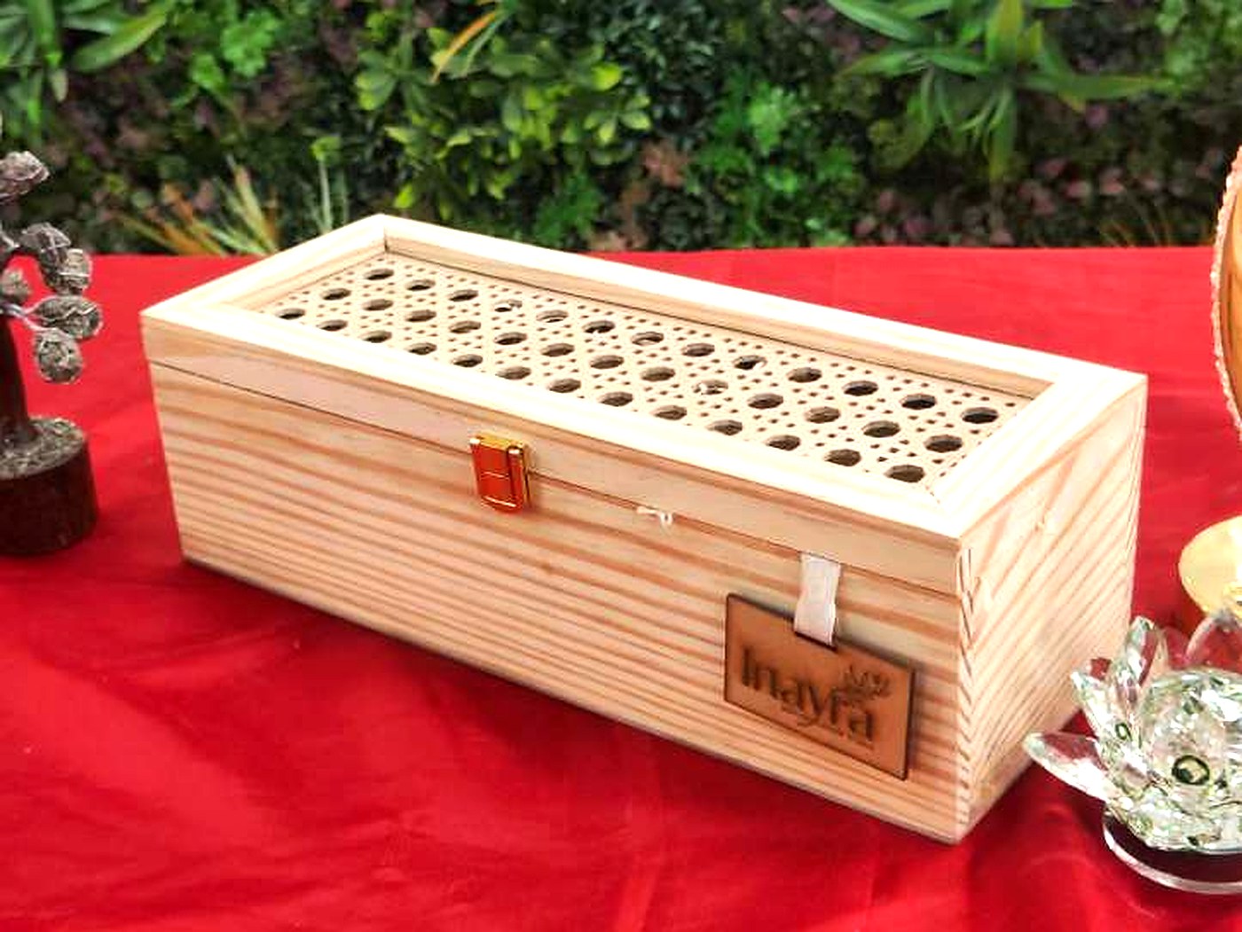 The G-2 Signature — Reference G-2, Pinewood Box Series