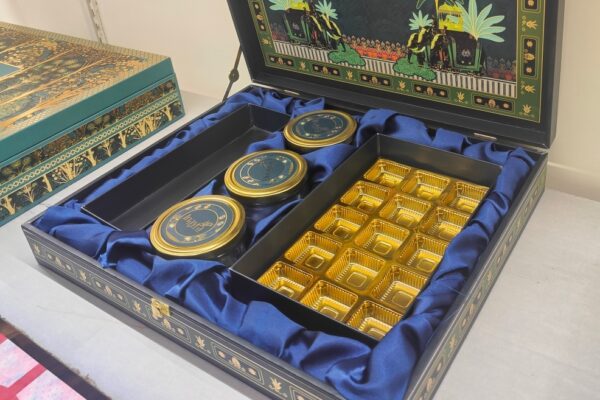 Gift Box 09 - Image 2